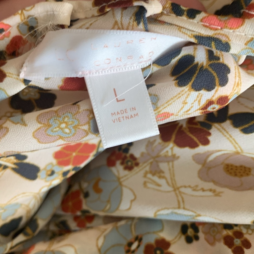 Women’s Blouse (Large) Flower Pattern - image 2